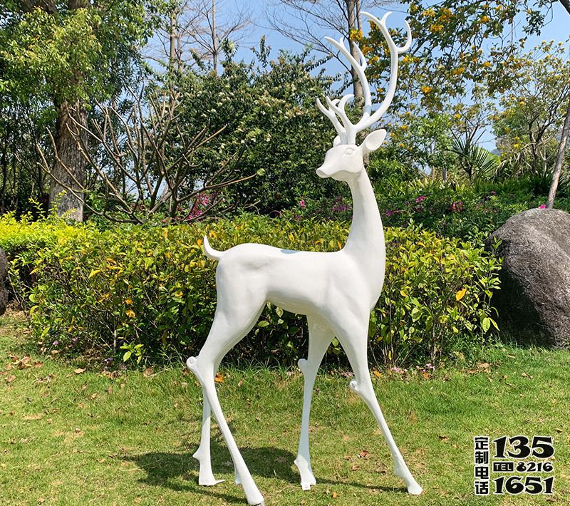 公園景區玻璃鋼白色梅花鹿雕塑 公園景區玻璃鋼白色梅花鹿雕塑