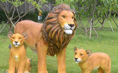 公園草坪玻璃鋼大型仿真動物獅子雕塑