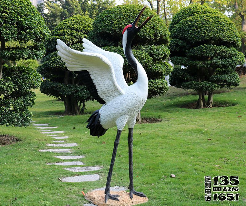 公園景區玻璃鋼仿真仙鶴雕塑 公園景區玻璃鋼仿真仙鶴雕塑