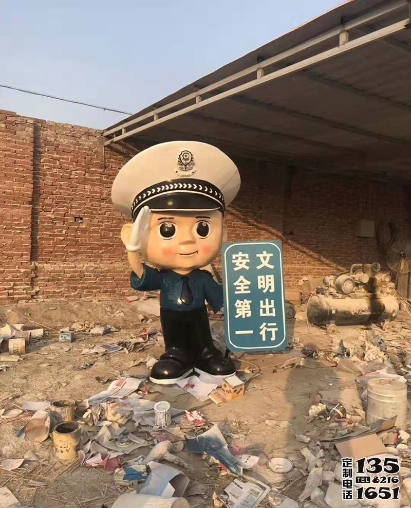 城市街道玻璃鋼卡通創(chuàng)意警察雕塑 城市街道玻璃鋼卡通創(chuàng)意警察雕塑