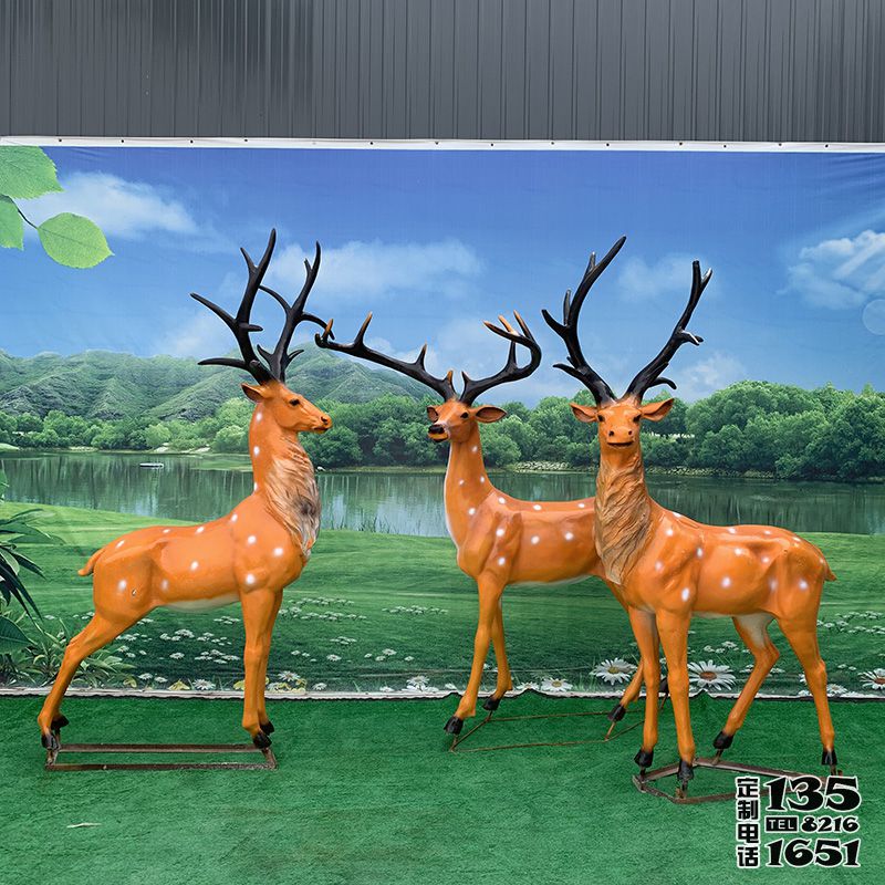 公園景區大型仿真動物玻璃鋼彩繪梅花鹿雕塑 公園景區大型仿真動物玻璃鋼彩繪梅花鹿雕塑