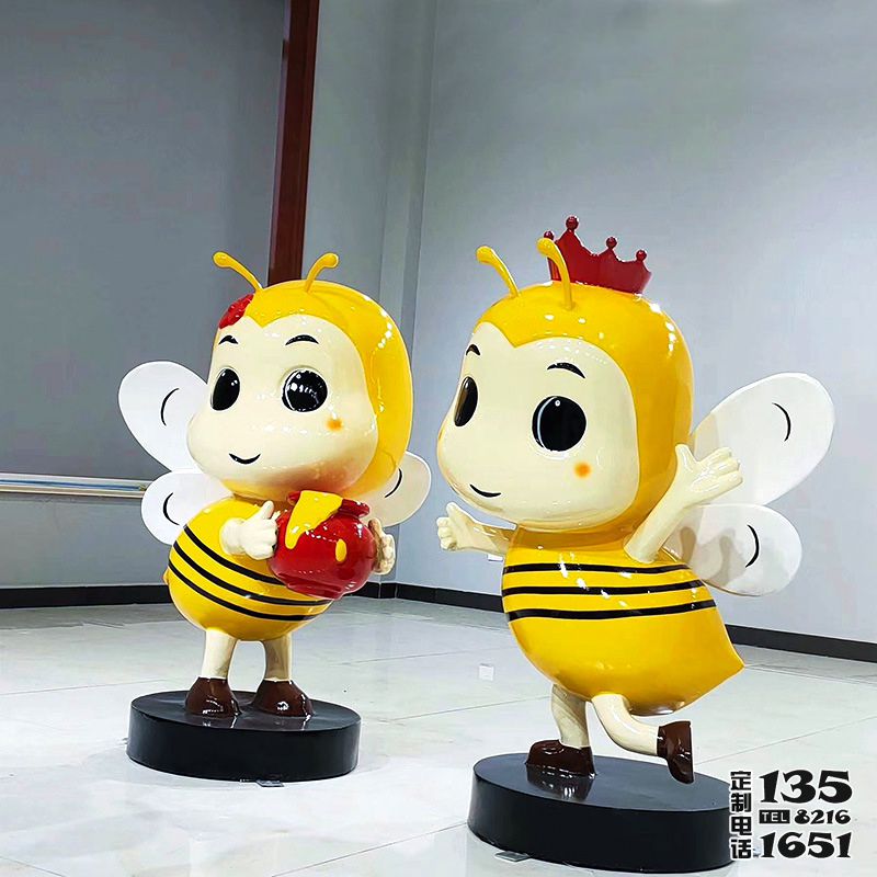 兒童學(xué)校操場(chǎng)創(chuàng)意戴王冠玻璃鋼卡通蜜蜂雕塑 兒童學(xué)校操場(chǎng)創(chuàng)意戴王冠玻璃鋼卡通蜜蜂雕塑
