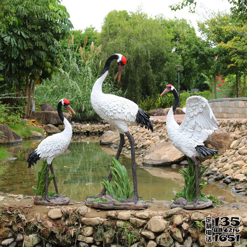 玻璃鋼彩繪仿真動物景觀裝飾品池塘邊上的丹頂鶴雕塑 玻璃鋼彩繪仿真動物景觀裝飾品池塘邊上的丹頂鶴雕塑