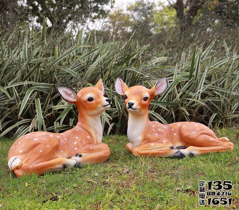 商場庭院公園玻璃鋼彩繪仿真動物梅花鹿雕塑 商場庭院公園玻璃鋼彩繪仿真動物梅花鹿雕塑
