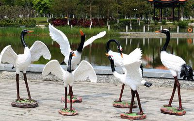 公園池塘玻璃鋼仿真丹頂鶴雕塑
