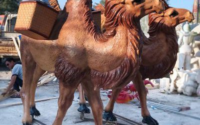 城市廣場玻璃鋼仿真動物戶外景觀大型駱駝雕塑